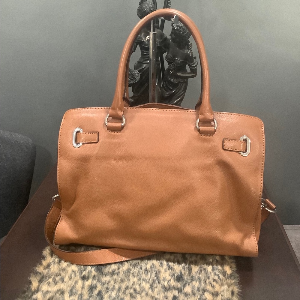 MICHAEL KORS LEATHER SHOULDER BAG - Picture 2 of 11